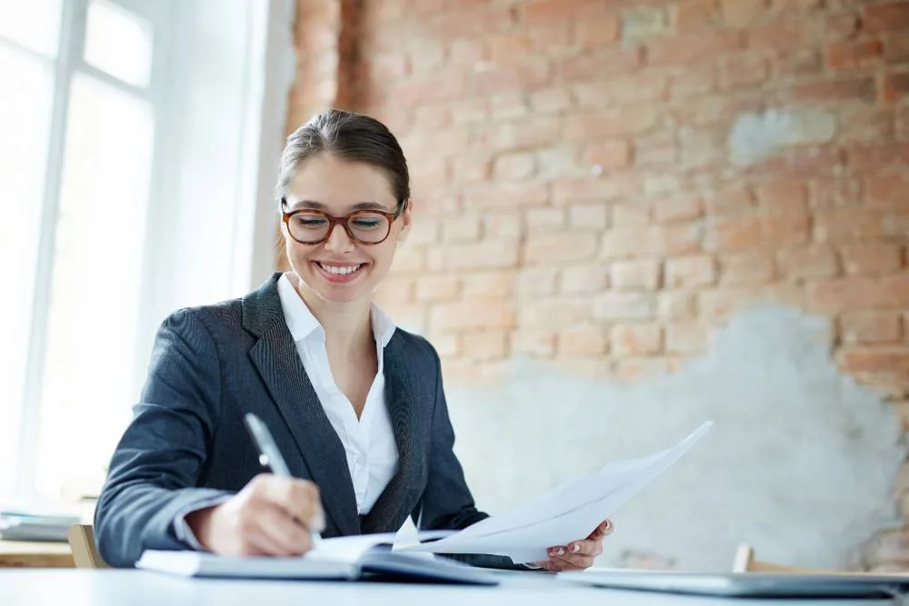 5 Beneficios de Trabajar como Agente de Hacienda